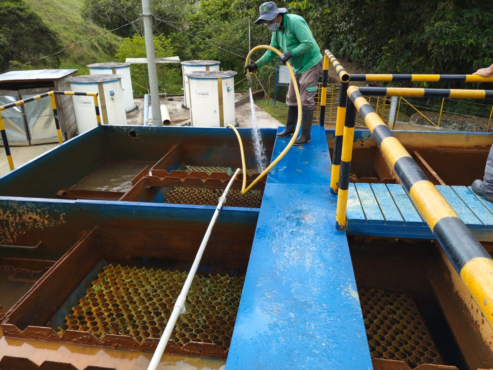 Mantenimiento sedimentadores en la Planta de Agua Potable